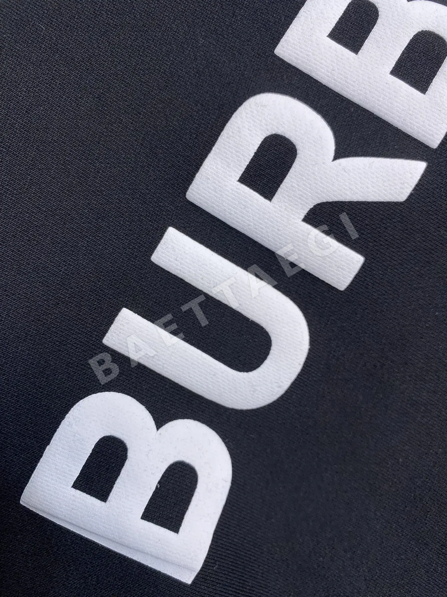 버버리 클래식 폼 레터 프린트 크루넥 반팔 스웨트셔츠 P280 상세 이미지 6