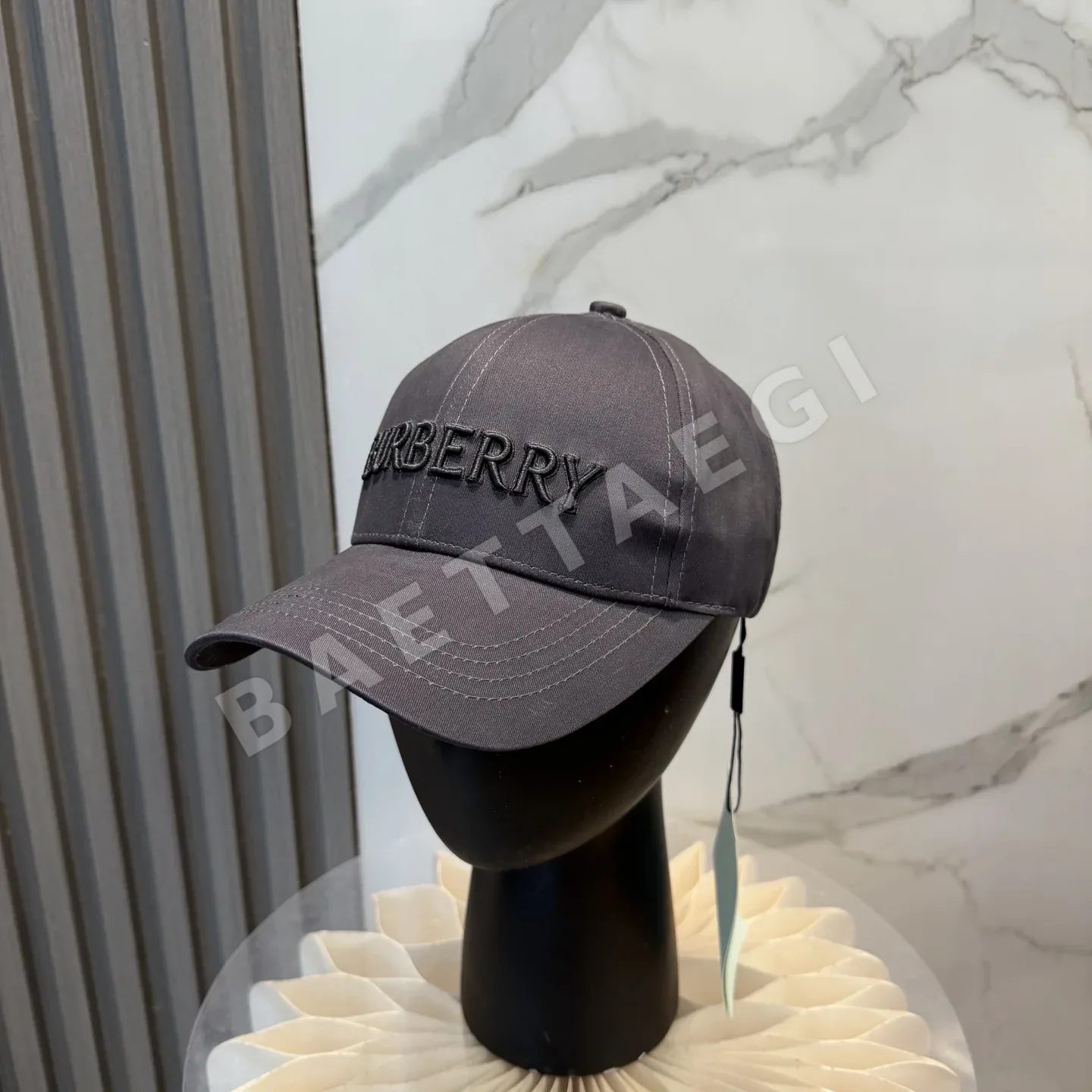 버버리 자수 베이스볼 캡 81924