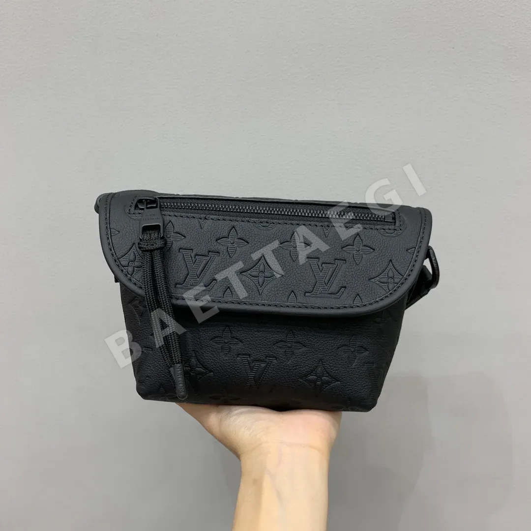루이비통 M12636 가방