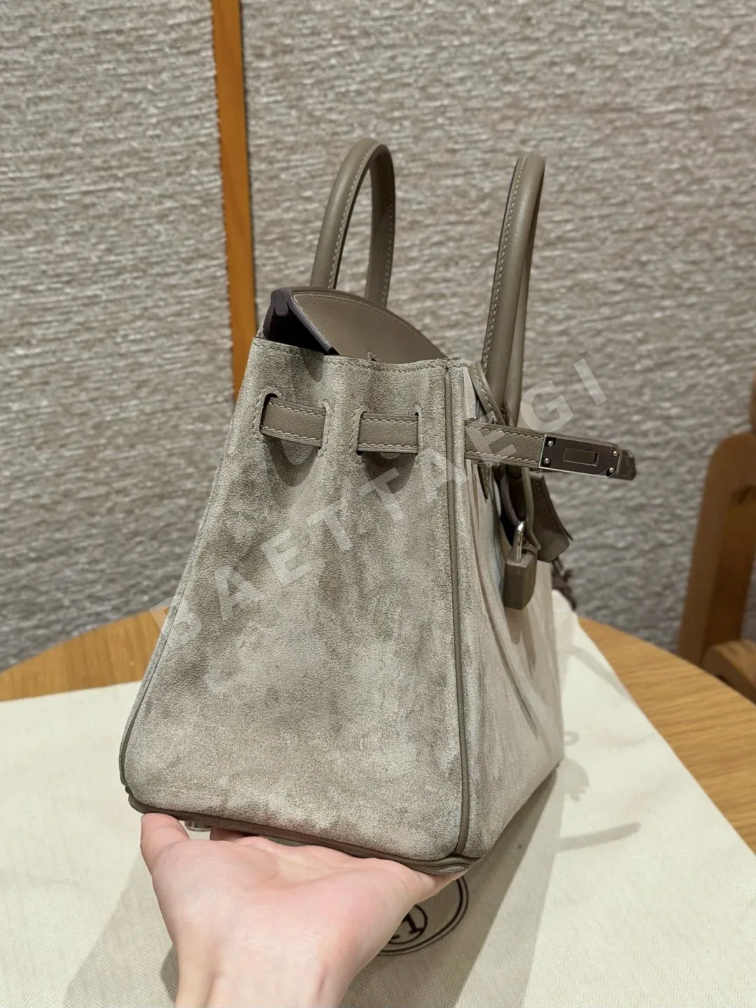 에르메스 버킨 25 페블 그레이 가죽 가방 18115