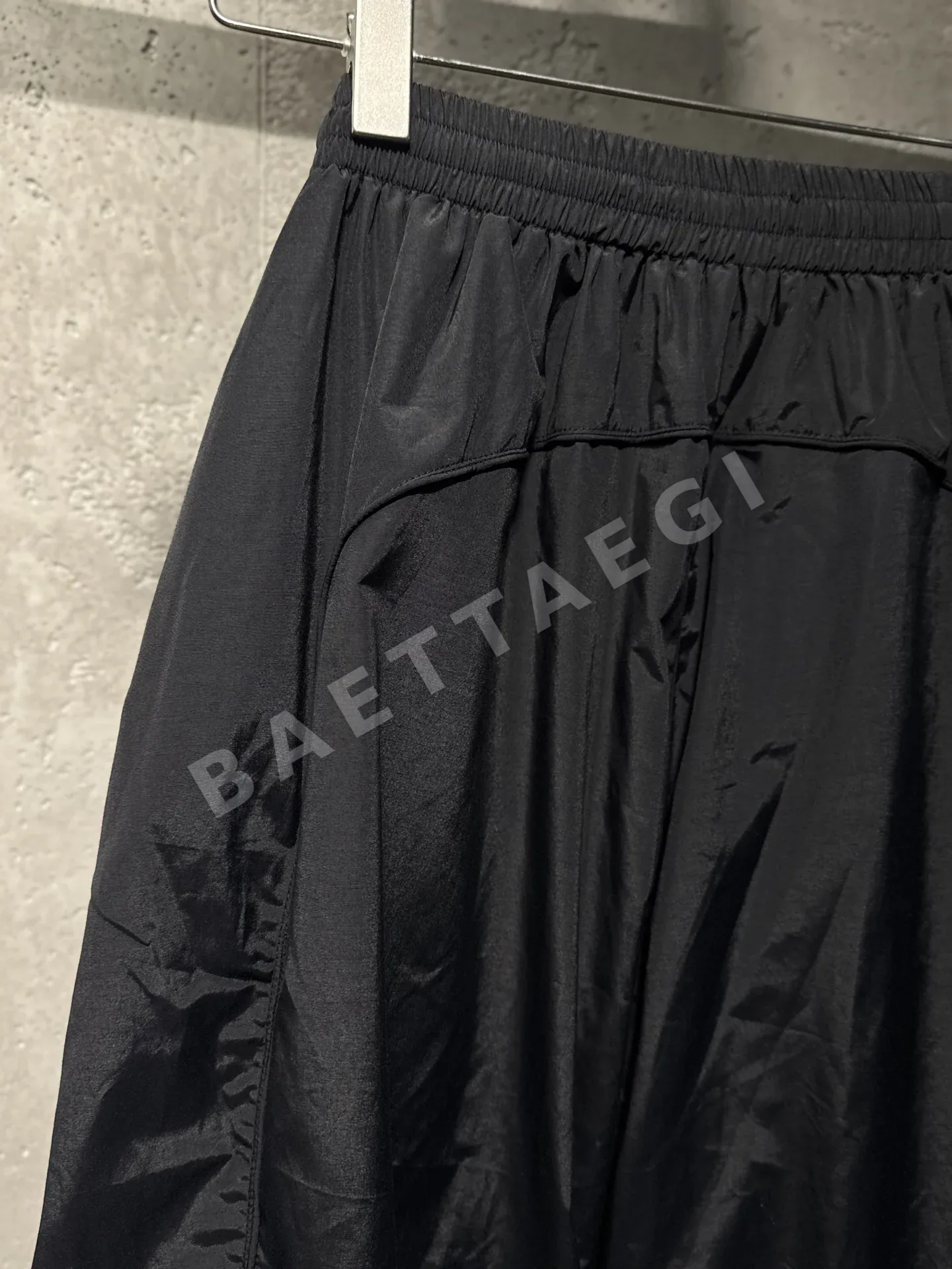 발렌시아가 남성 바지 상세 이미지 9