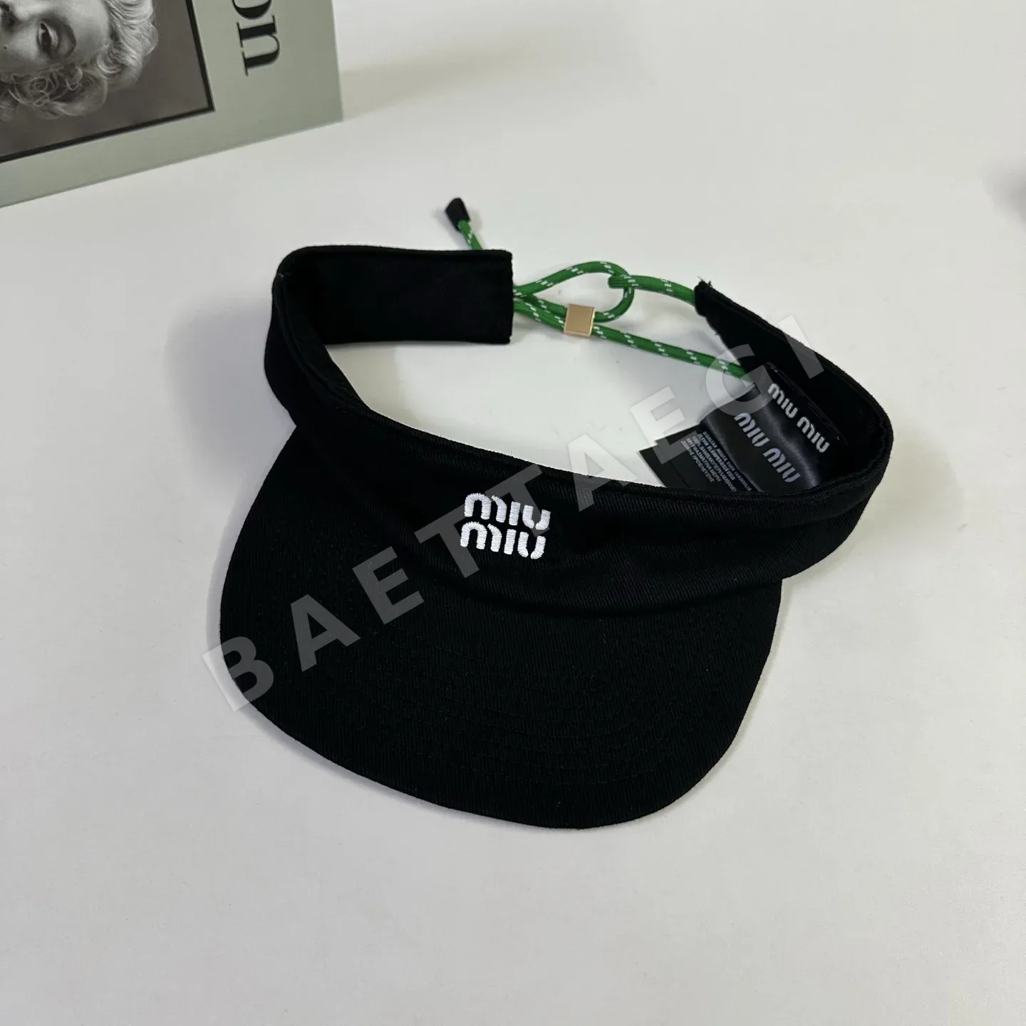 미우미우 바이저 모자 상세 이미지 3