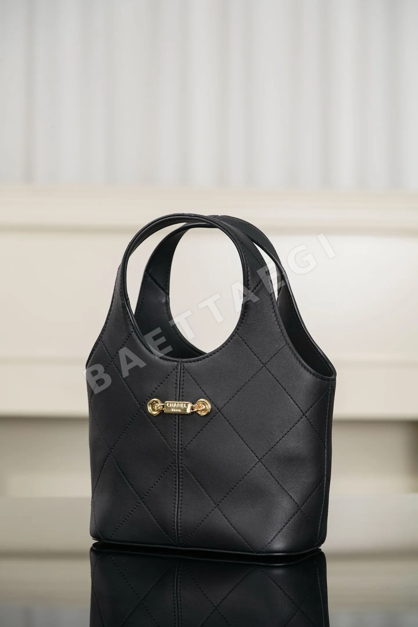 샤넬 블랙 퀼팅 호보 토트백 상세 이미지 2