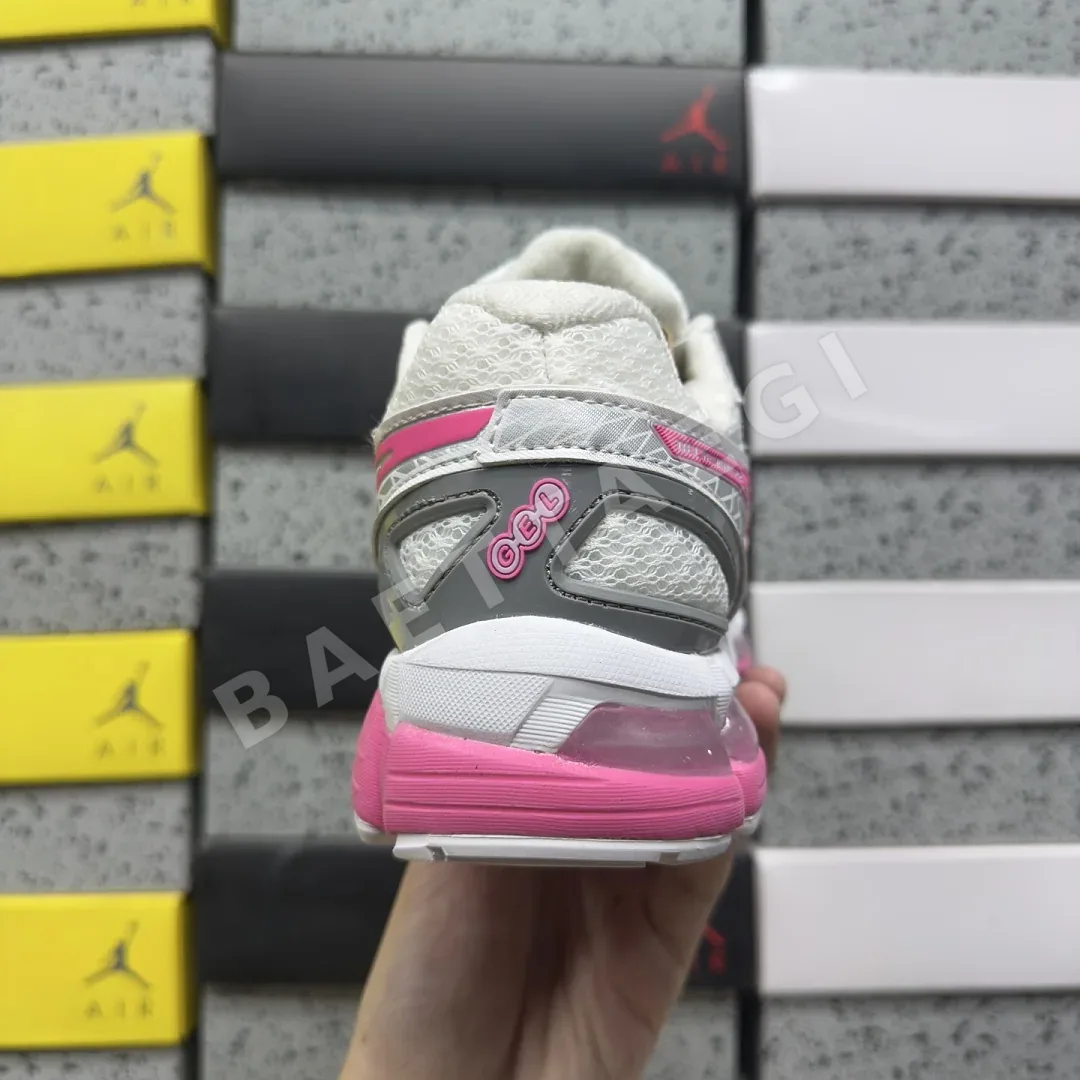 아식스 [TOP] 젤 카야노 20 1203A388-108 200480 Asics Gel-Kayano 20 상세 이미지 7