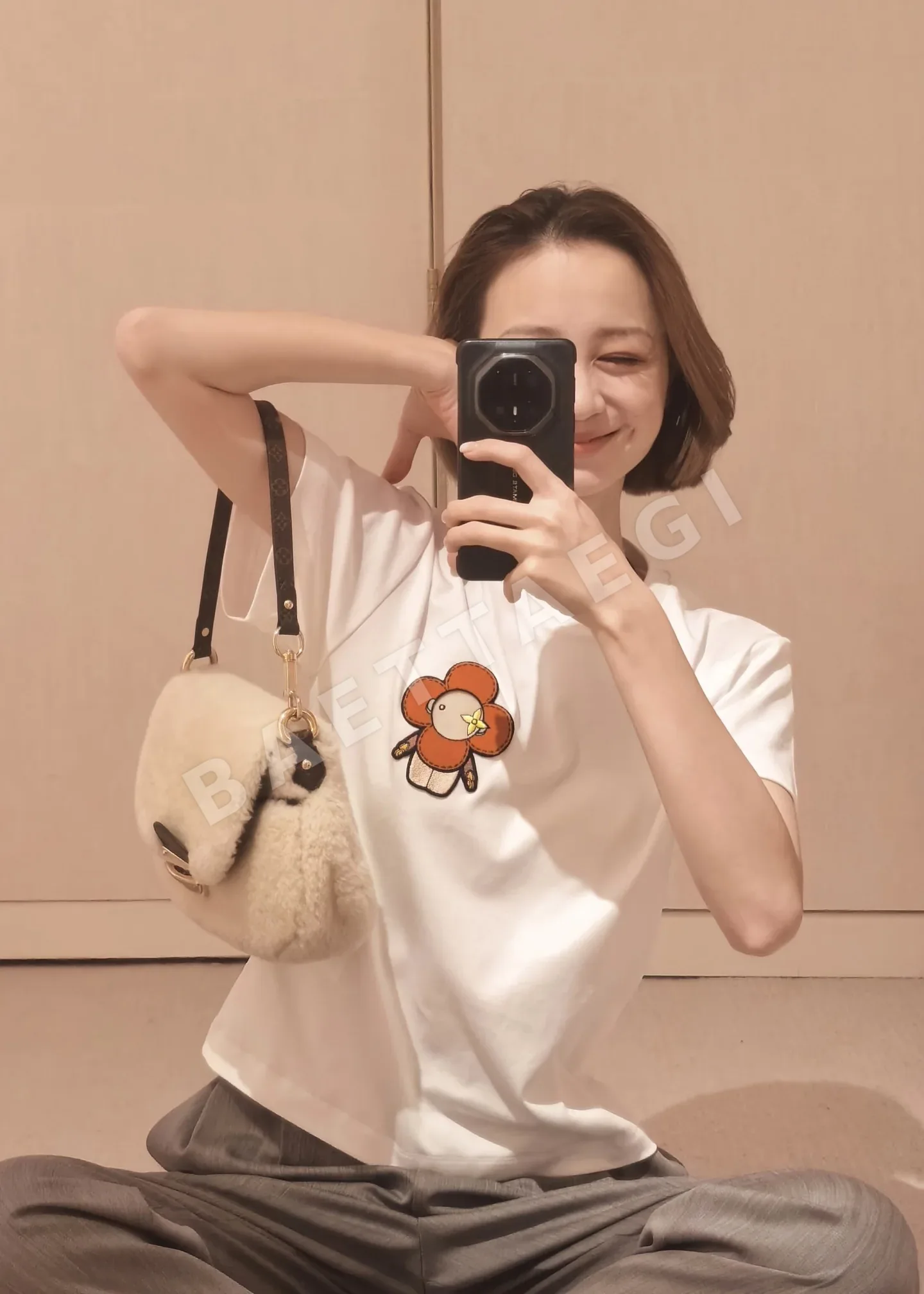 루이비통 칫솔 자수 크루넥 반팔 티셔츠 상세 이미지 5