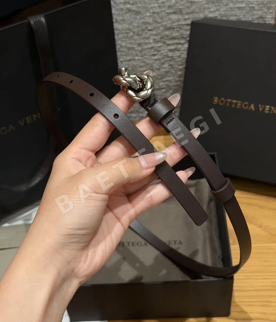 보테가베네타 소가죽 로프 버클 슬림 벨트 상세 이미지 4
