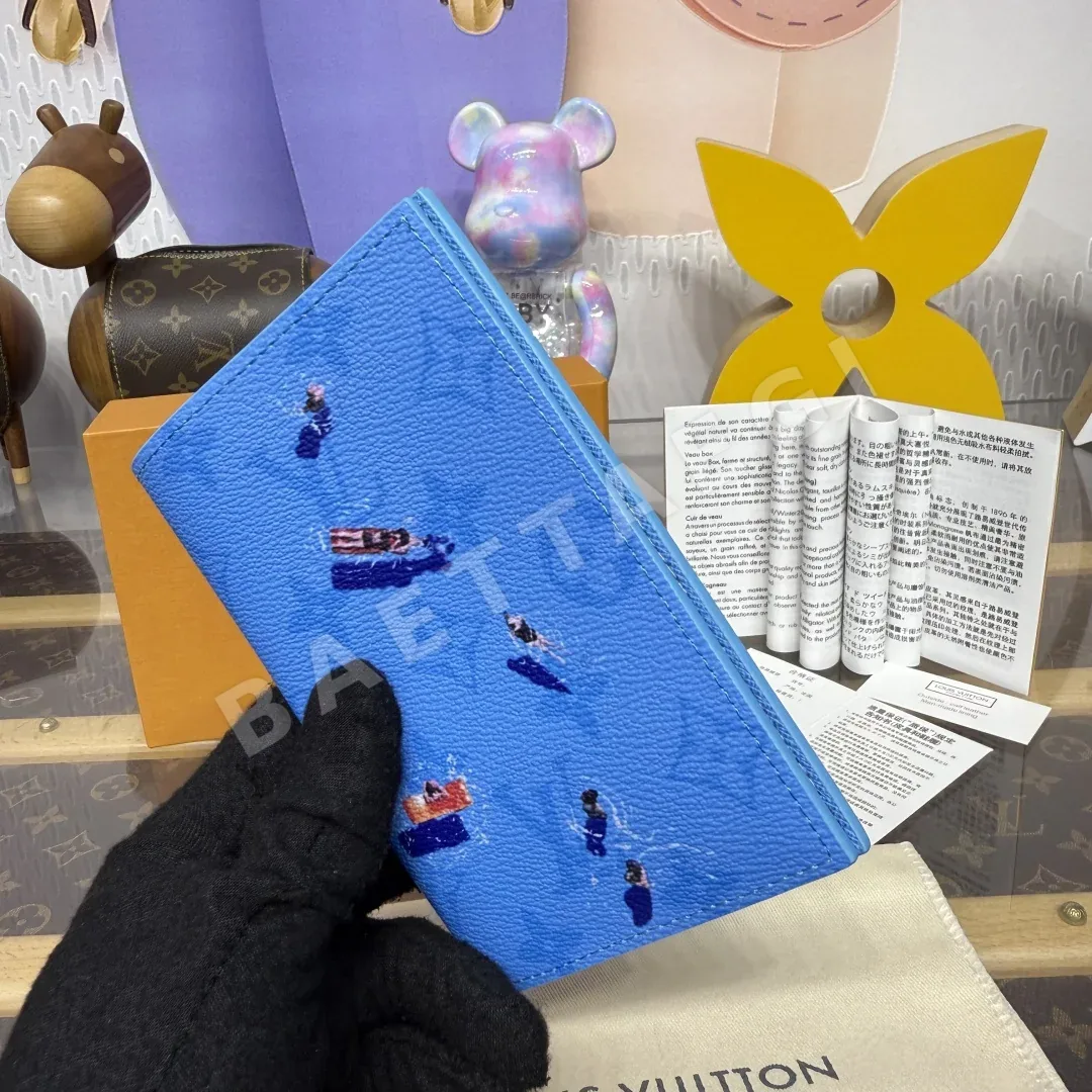 루이비통 모노그램 캔버스 컬러 플라워 패턴 여권지갑 상세 이미지 6