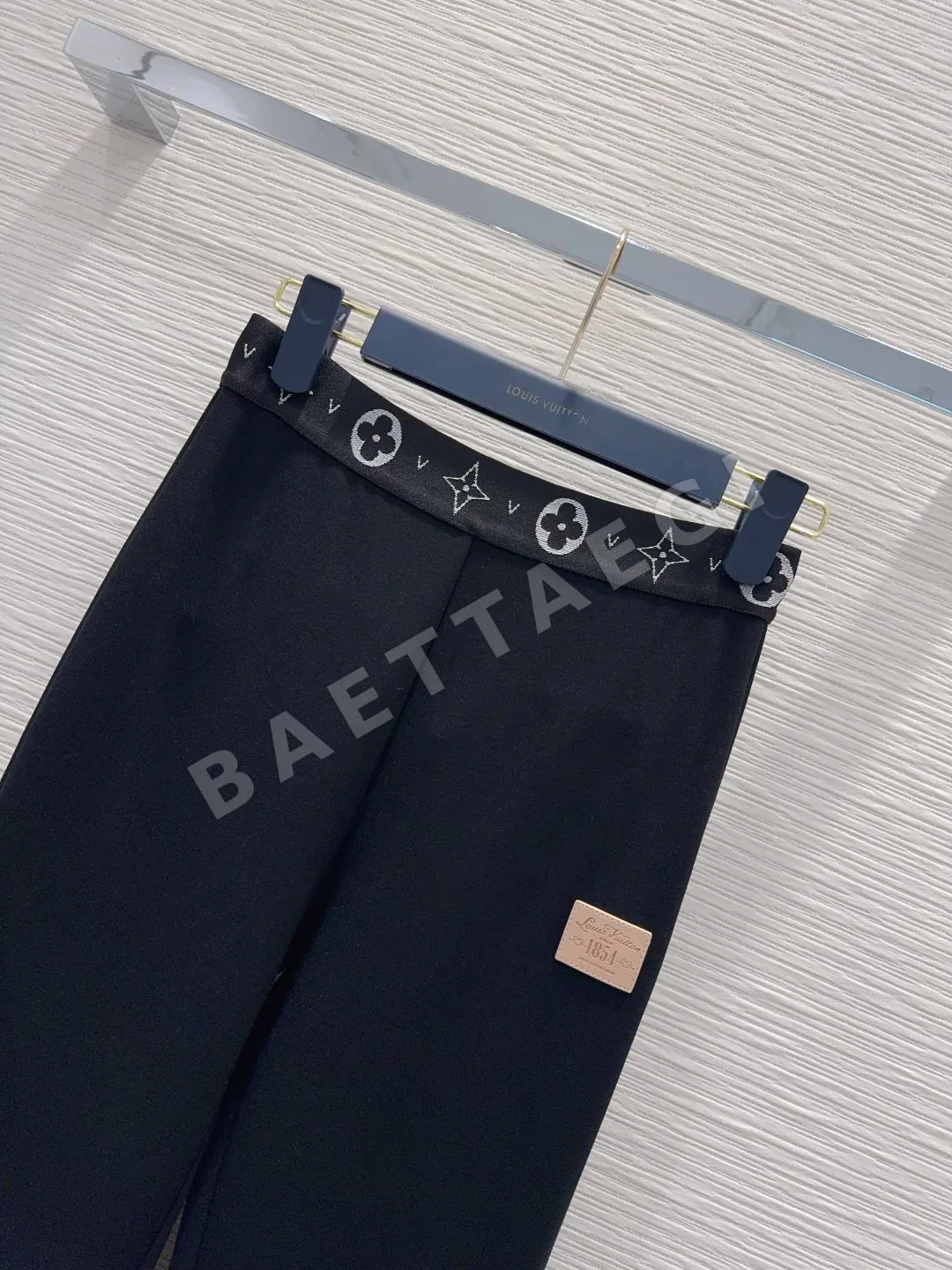 루이비통 루플레어 미드하이웨스트 레깅스 바지 상세 이미지 2