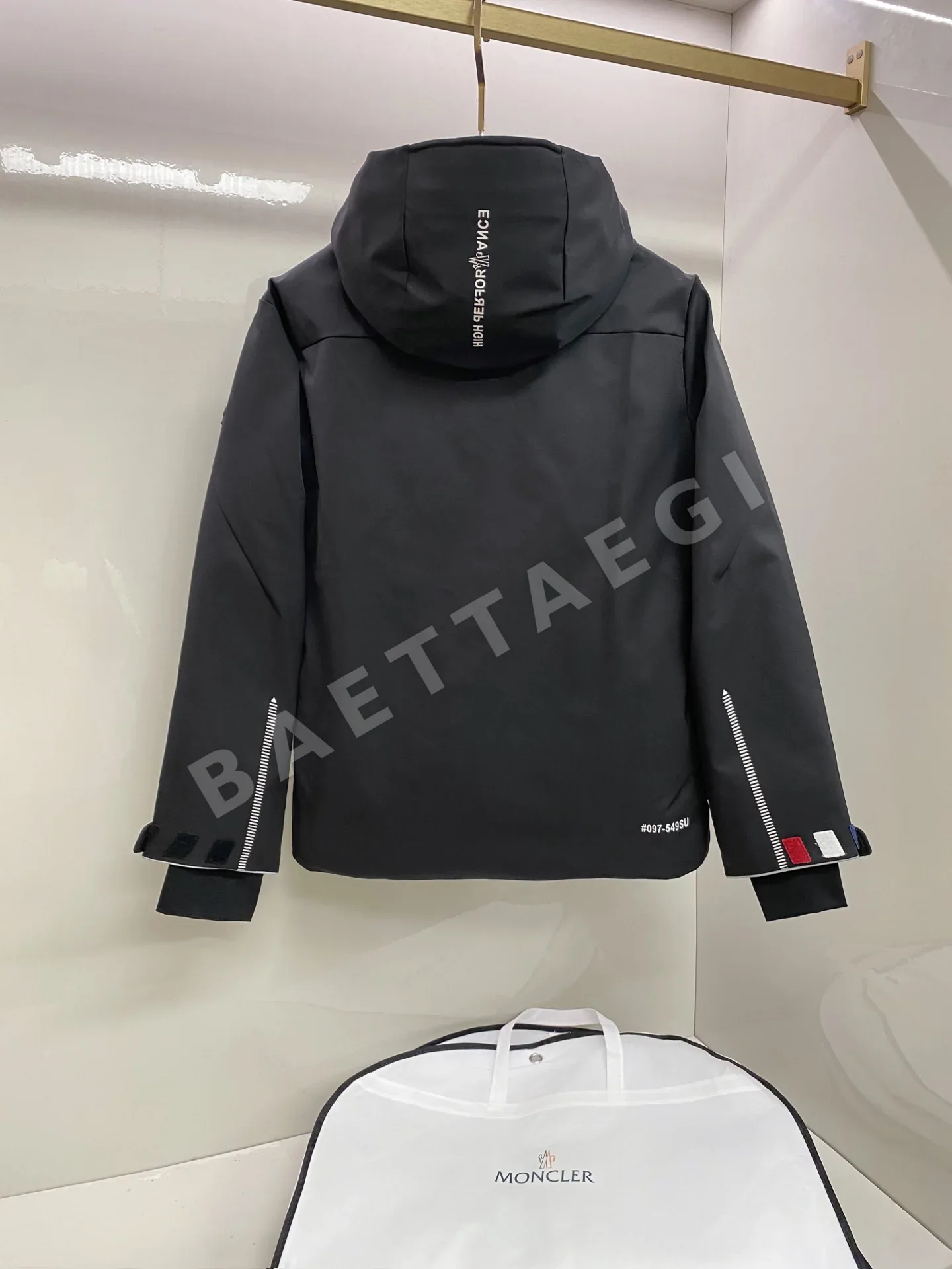 몽클레르 그레노블 벨크로 남성 패딩 재킷 상세 이미지 2