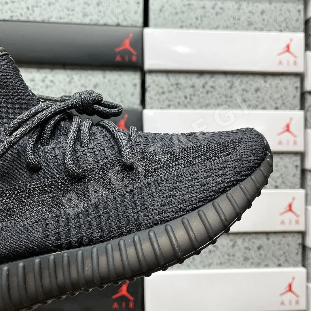 아디다스 [XQ] 이지 부스트 350 V2 FU9006 200772 Adidas Yeezy Boost 350 V2 Black 상세 이미지 5