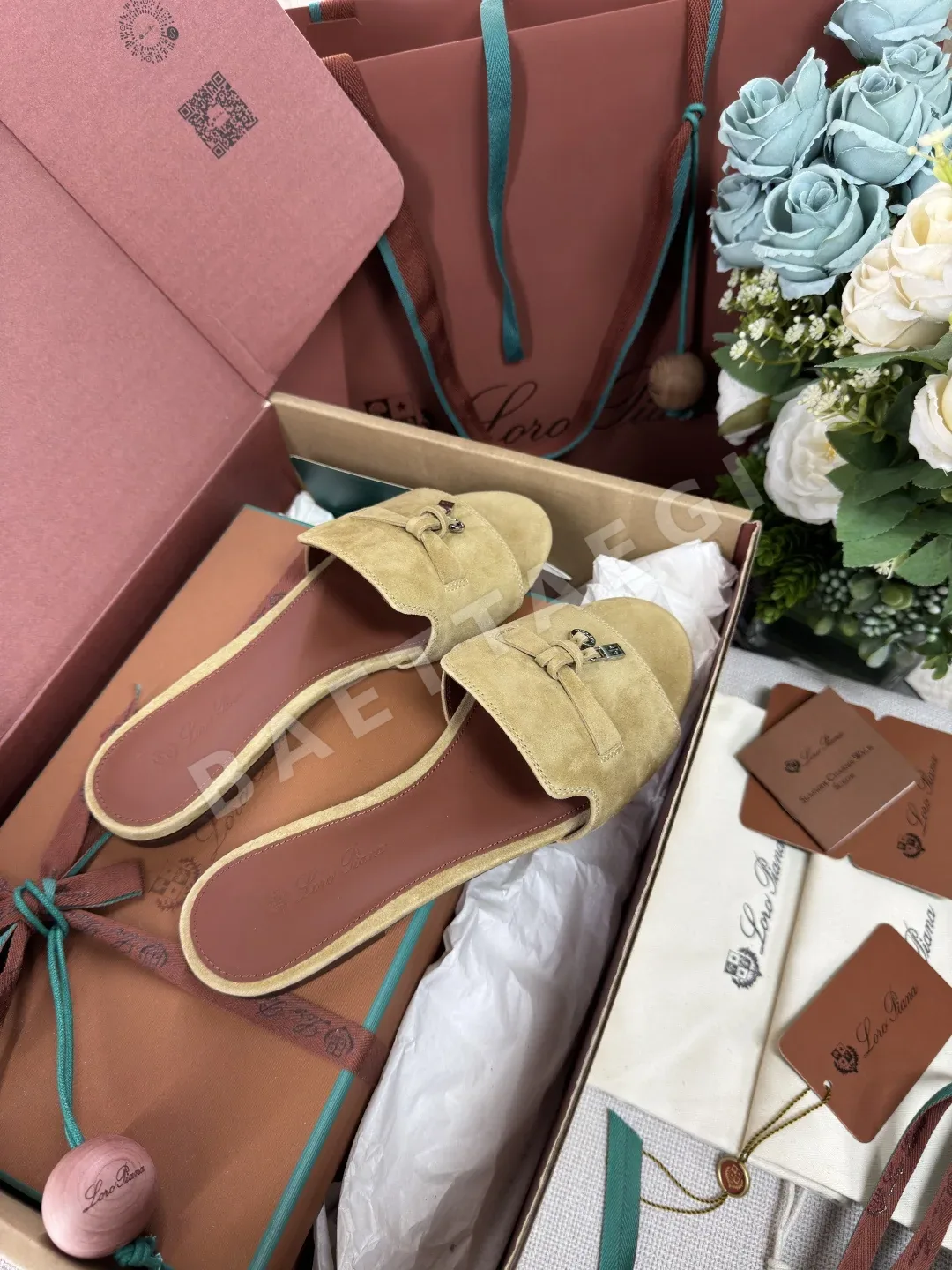 로로피아나 스웨이드 염소가죽 플랫 슬리퍼 상세 이미지 3