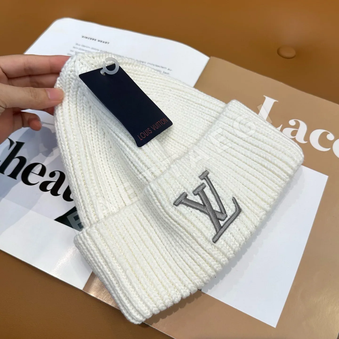 루이비통 LV 로고 자수 니트 비니 상세 이미지 7