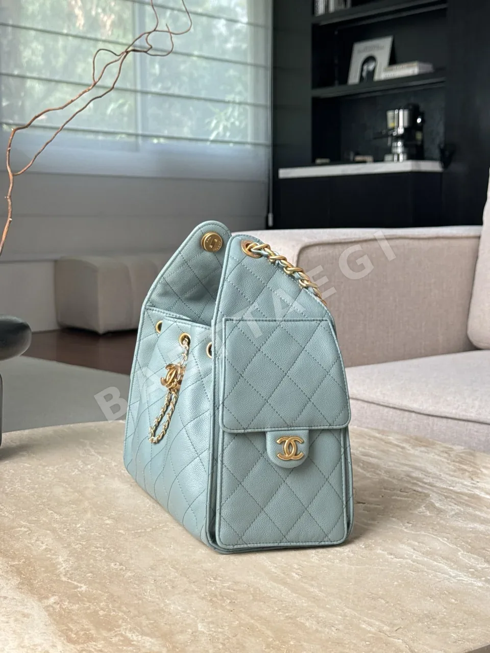 샤넬 미스티 블루 카프스킨 가방 상세 이미지 3