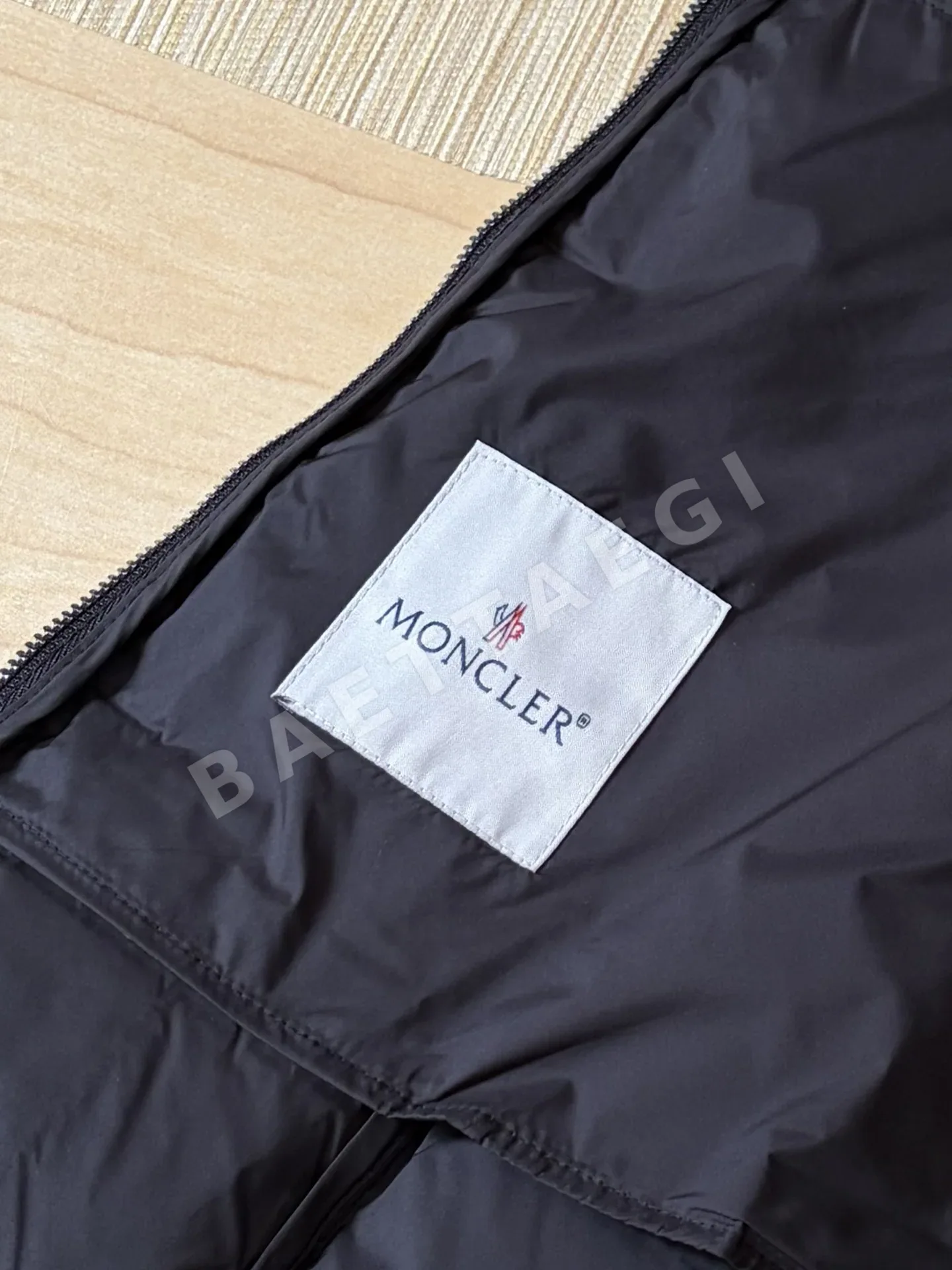 몽클레르 여성 패딩 재킷 상세 이미지 9
