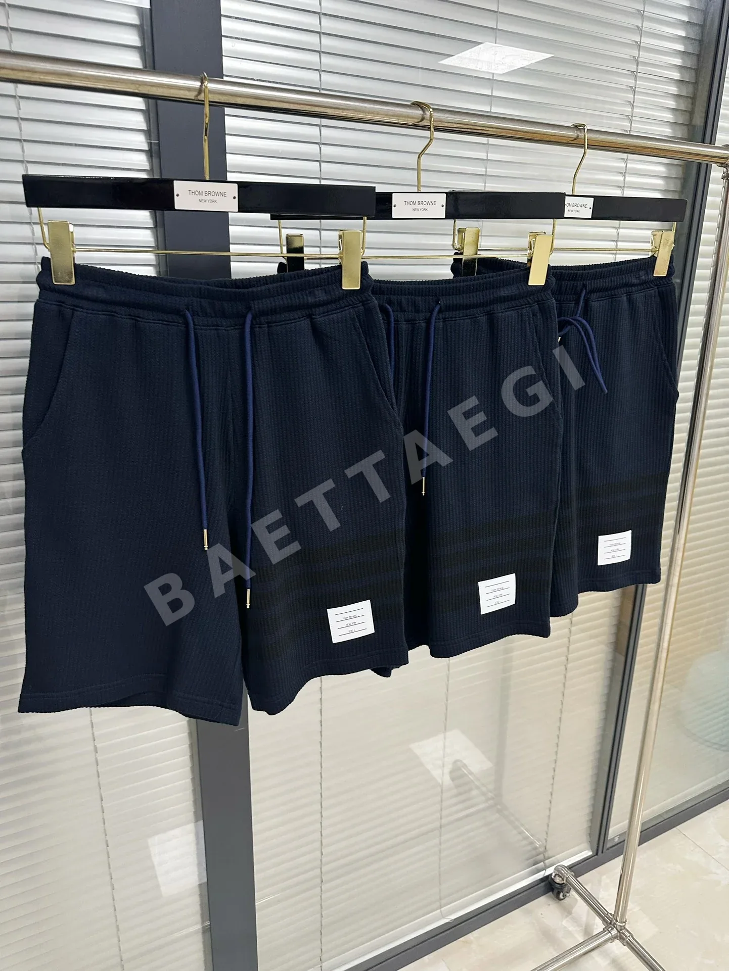 톰브라운 남성 니트 레플리카 46762 Thom Browne Shorts 상세 이미지 4