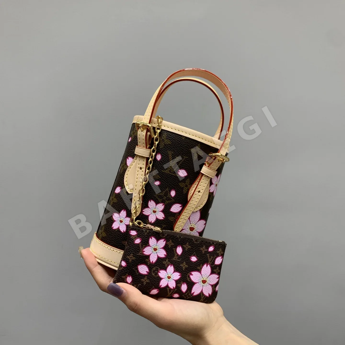 루이비통 벚꽃 미니 물통 가방 M13417