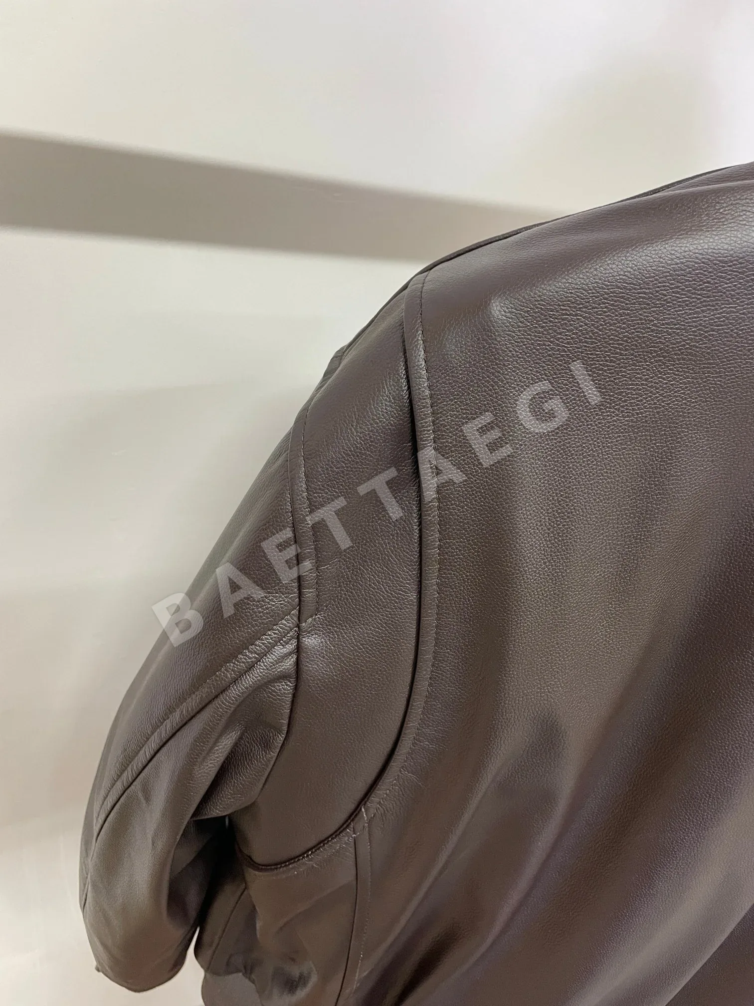 로에베 램스킨 다크브라운 베이스볼 자켓 남성용 상세 이미지 7