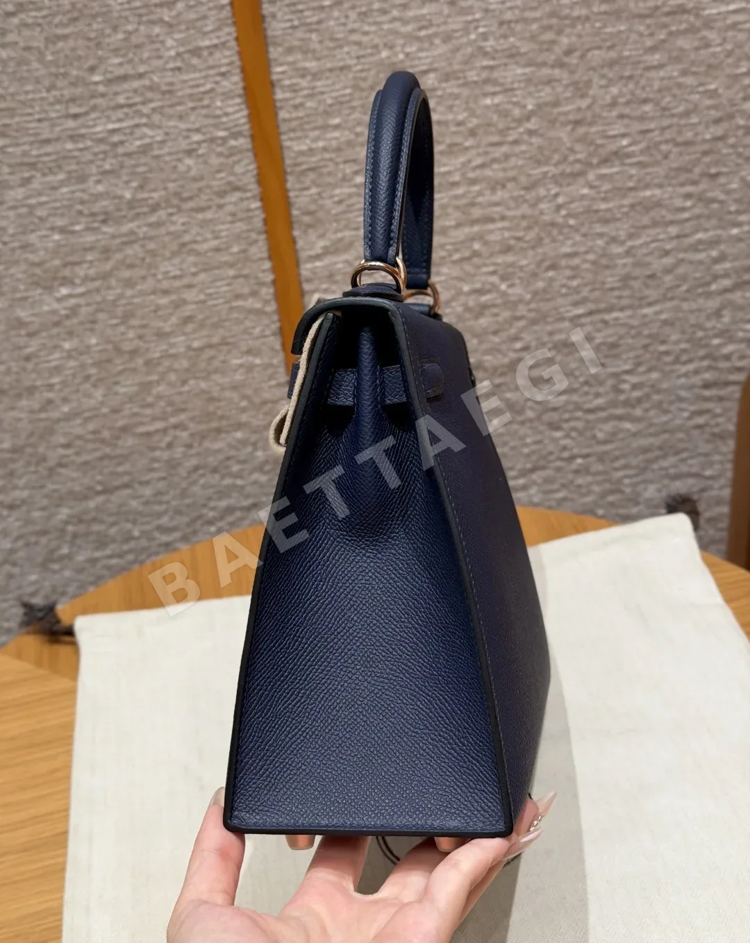 에르메스 켈리 25 블루 사파이어 가방 상세 이미지 4