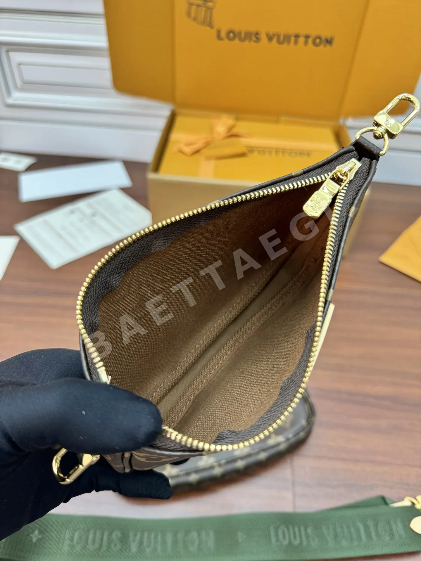 루이비통 M44813 다이아몬드 패턴 가죽 가방 상세 이미지 8