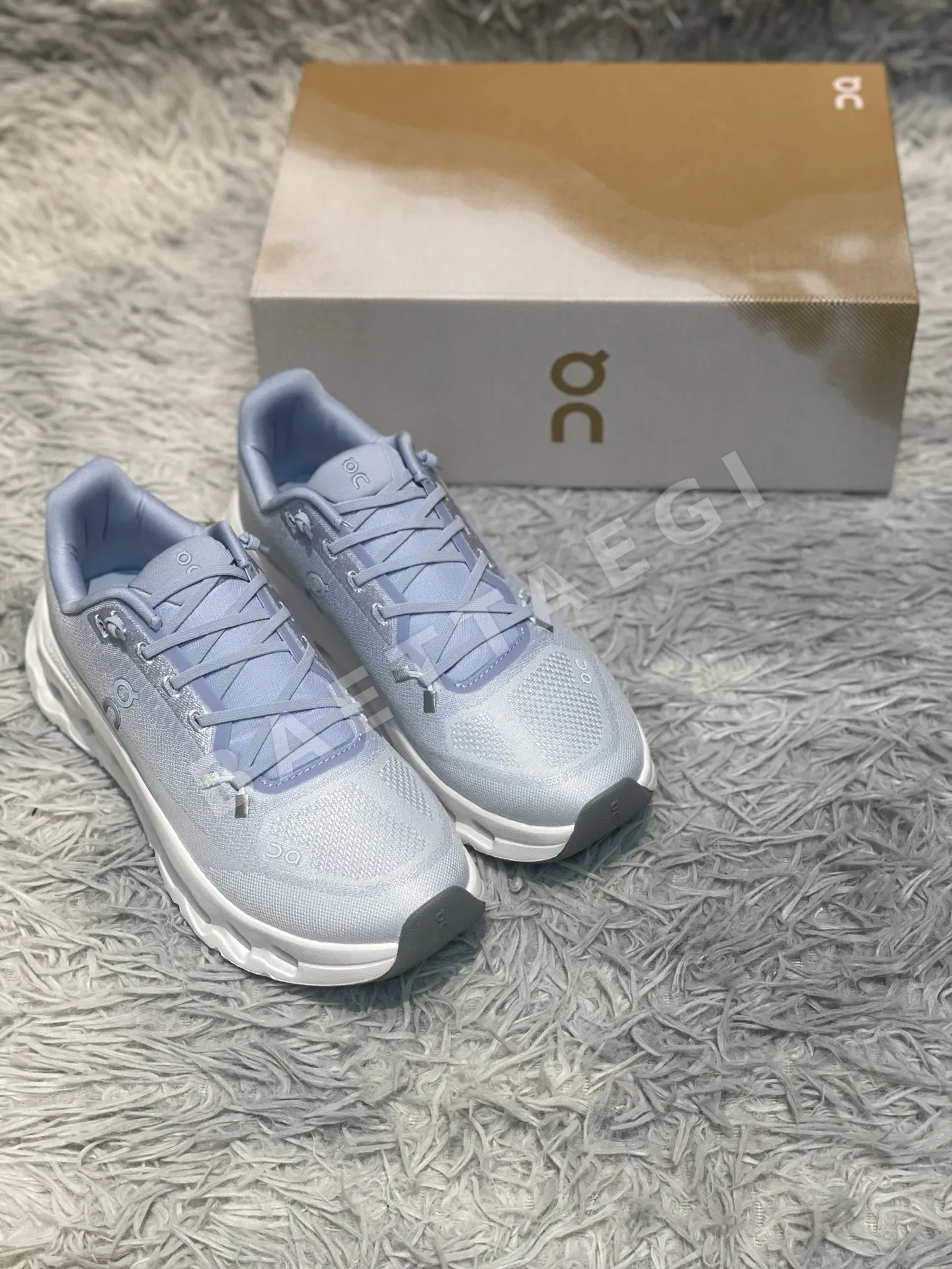 ON 온클라우드 틸트 오프로드 유니섹스 신발 상세 이미지 2
