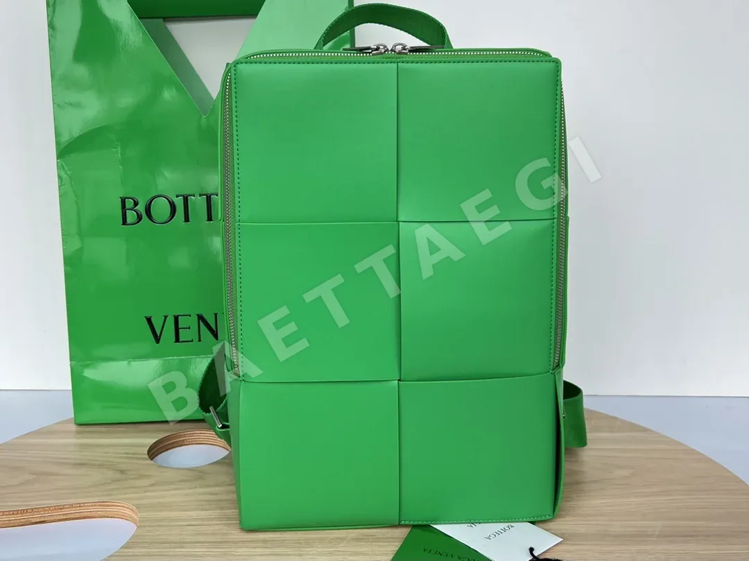 보테가베네타 스퀘어 우븐 백팩 680092 5170