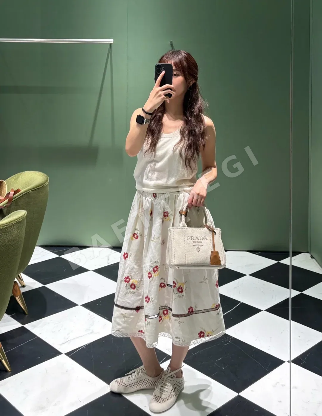 프라다 체크 레이스 트림 플라워 프린트 미디 원피스 114835