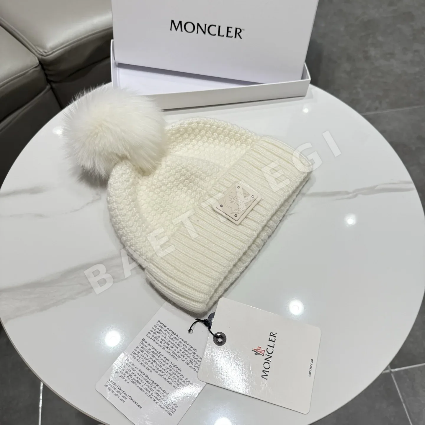몽클레르 폼폼 울 모자 상세 이미지 3