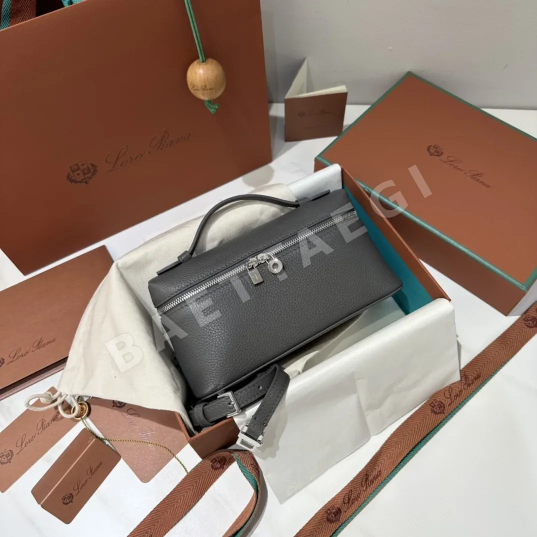 로로피아나 L19 다크그레이 핸드백 191288