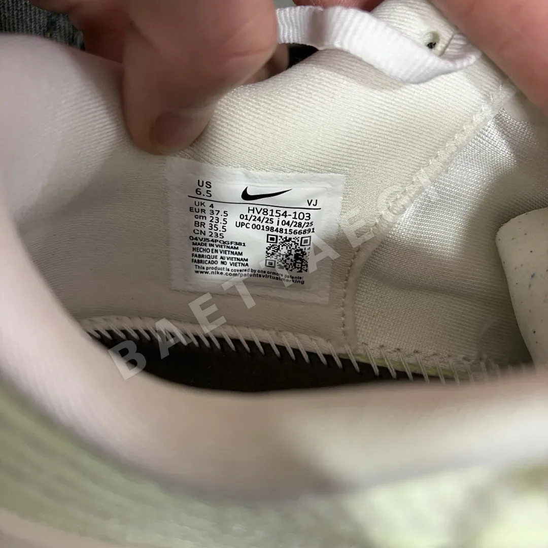 나이키 [GT] 보메로 플러스 HV8154-103 201152 Nike Vomero Plus Barely Volt 상세 이미지 4