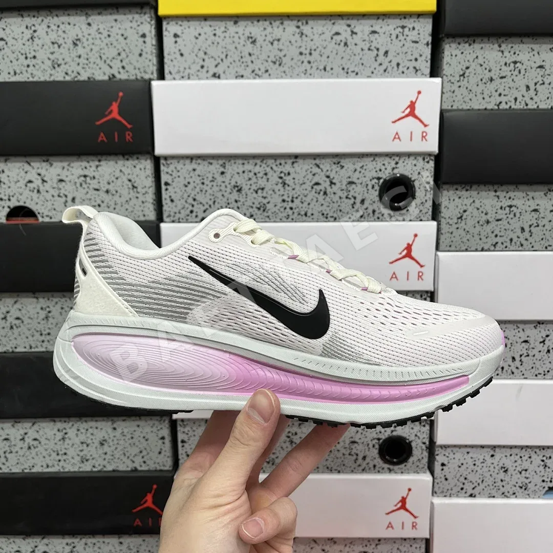 나이키 줌 보메로 18 13 IM2503 201112 Nike Zoom Vomero 18 -13 상세 이미지 2