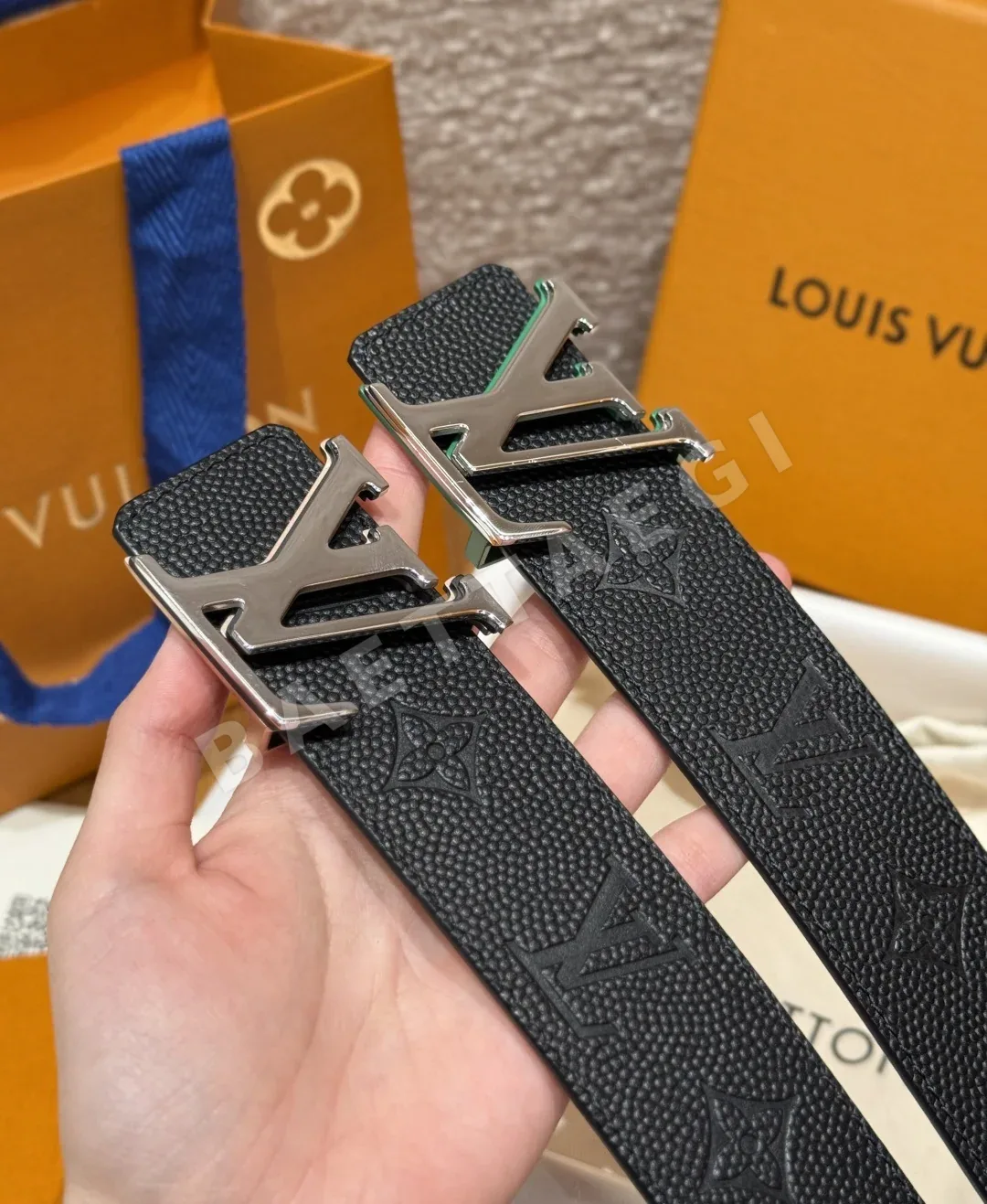 루이비통 모노그램 소가죽 리버시블 벨트 상세 이미지 2