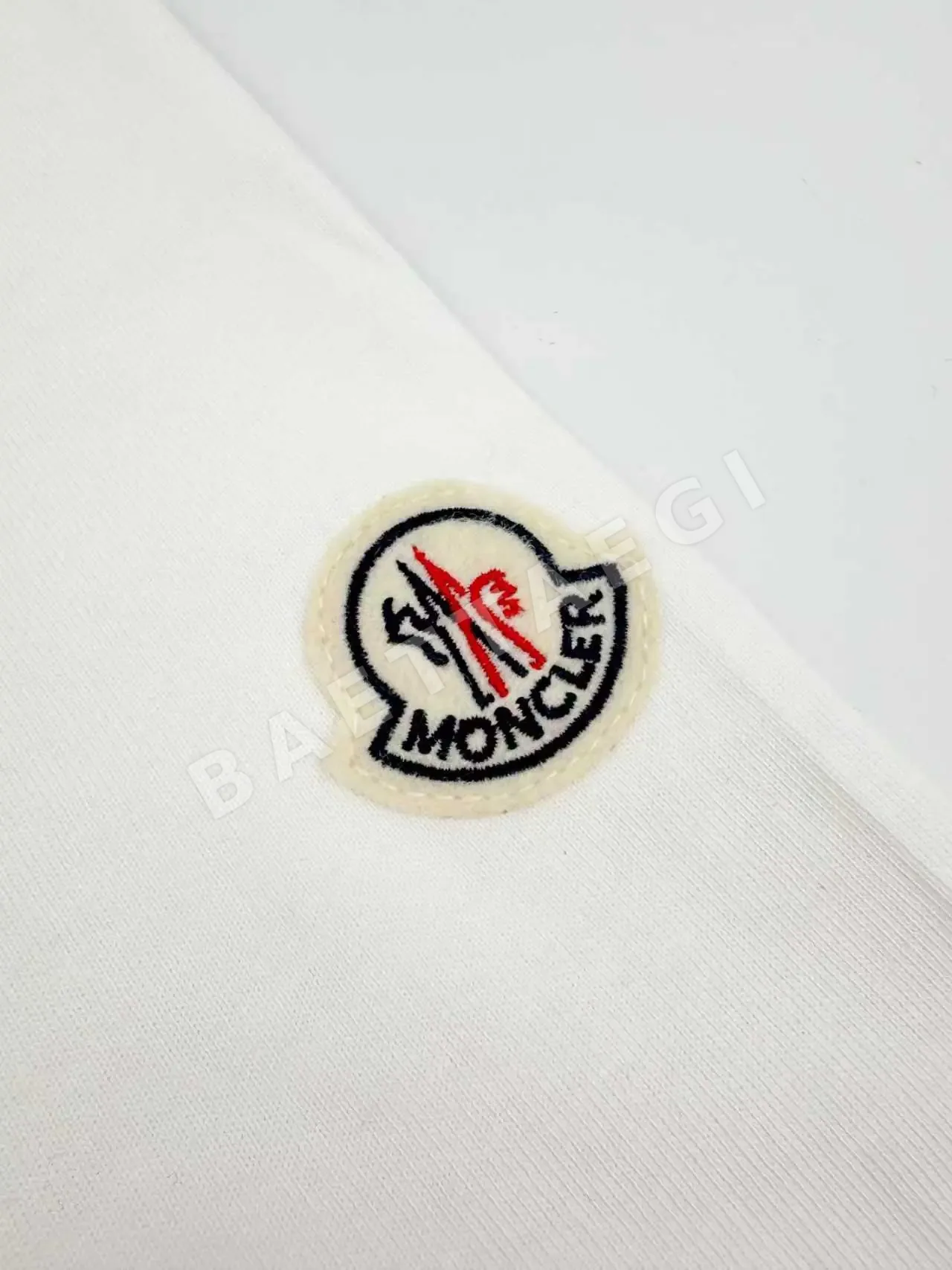 몽클레르 패치 로고 남성 반팔 티셔츠 상세 이미지 7