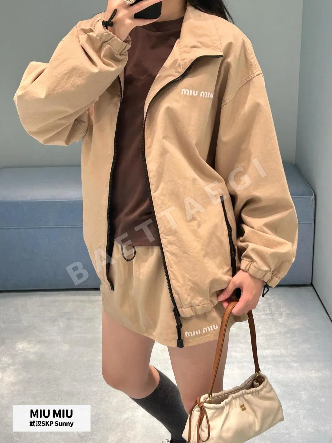 미우미우 카키 스탠드 카라 캐주얼 트랙수트 세트 상세 이미지 9