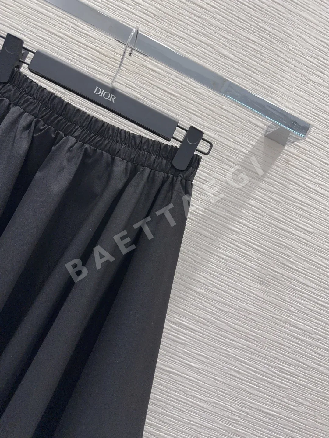디올 이레귤러 미디 스커트 상세 이미지 4