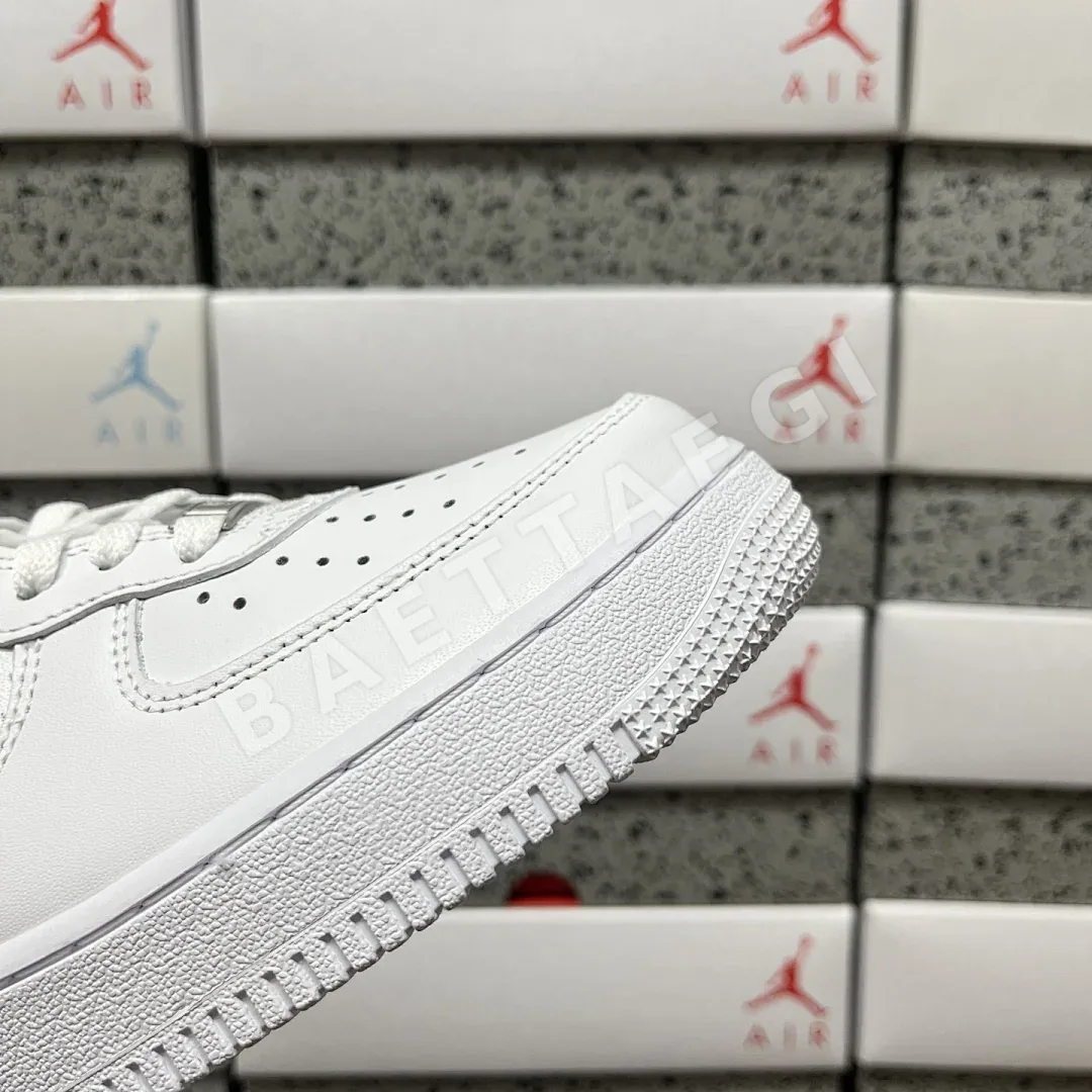 나이키 [MAX] 에어 포스 1 로우 CU9225-102 201087 Nike Air Force 1 Low Supreme White Black 상세 이미지 8