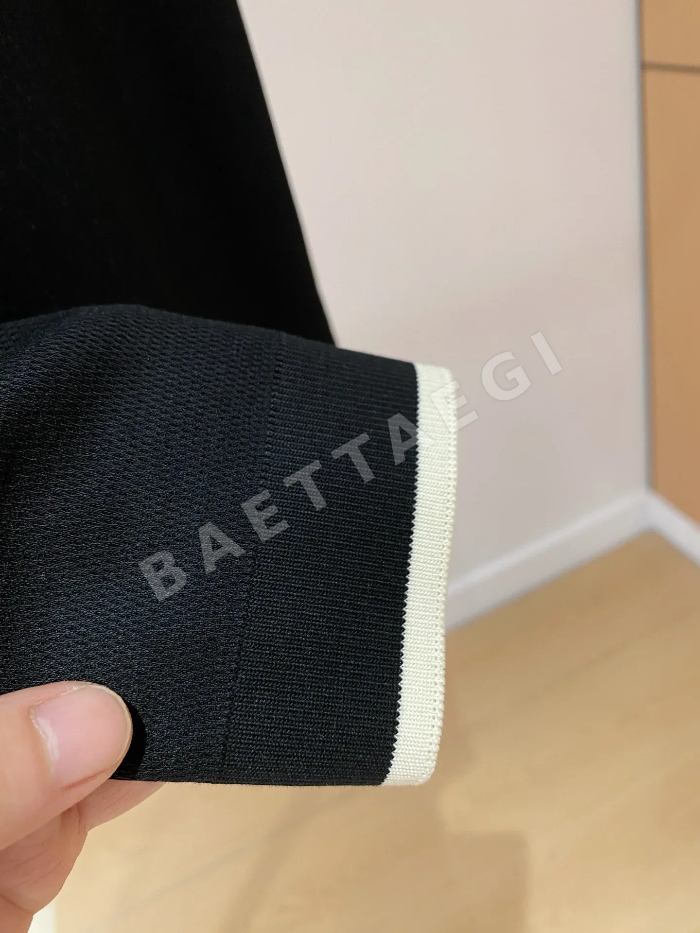 브루넬로쿠치넬리 니트 밑단 남성 반팔 티셔츠 상세 이미지 8