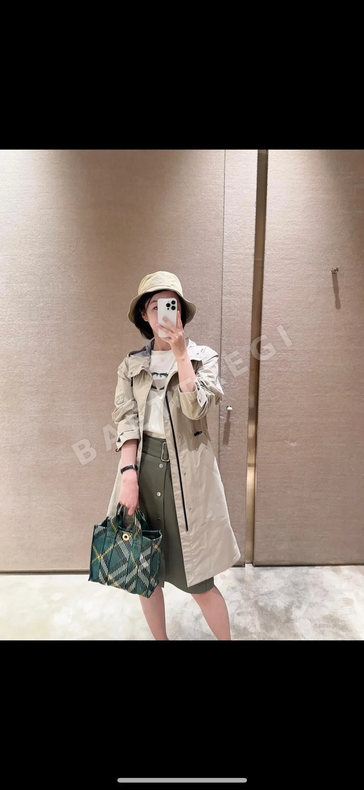 버버리 가방 상세 이미지 4