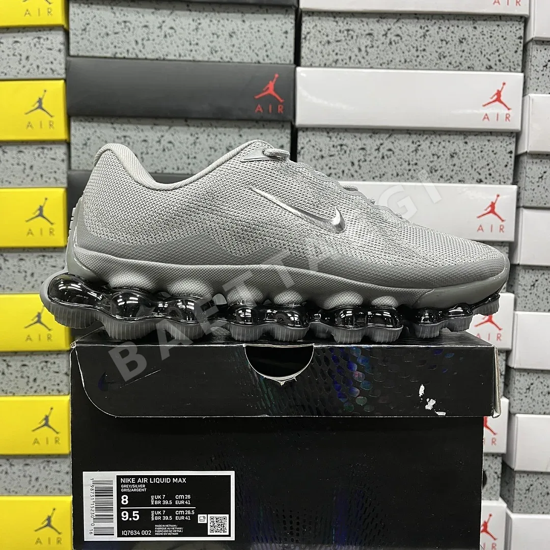 나이키 [EG] 에어 그레이 실버 IQ7634-002 201666 Nike Air Liquid Max