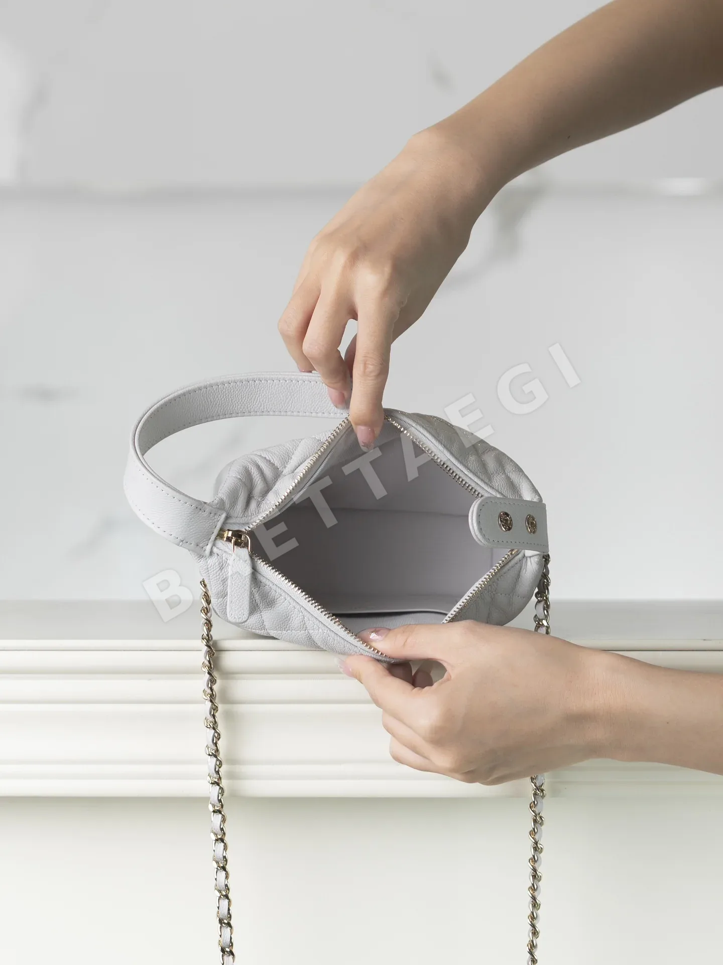 샤넬 25c 호보 라이트그레이 가방 상세 이미지 7