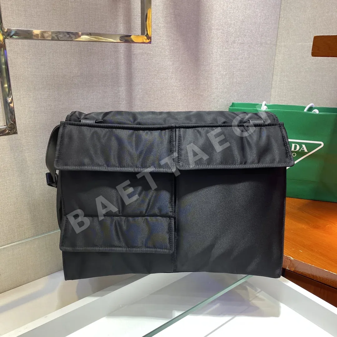 프라다 나일론 메신저백 1BC208 상세 이미지 3