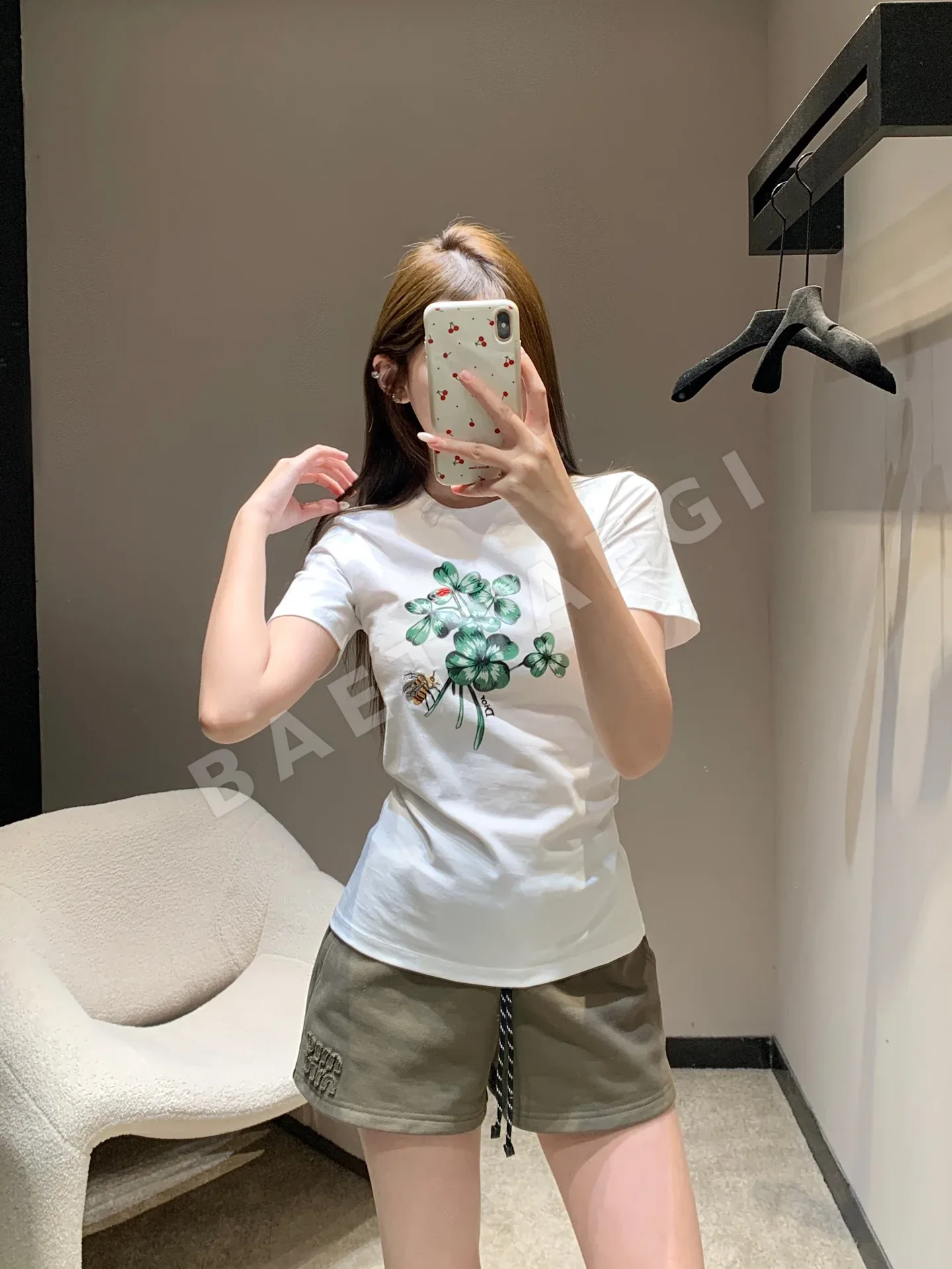 디올 꽃무늬 자수 코튼 반팔 티셔츠 상세 이미지 3