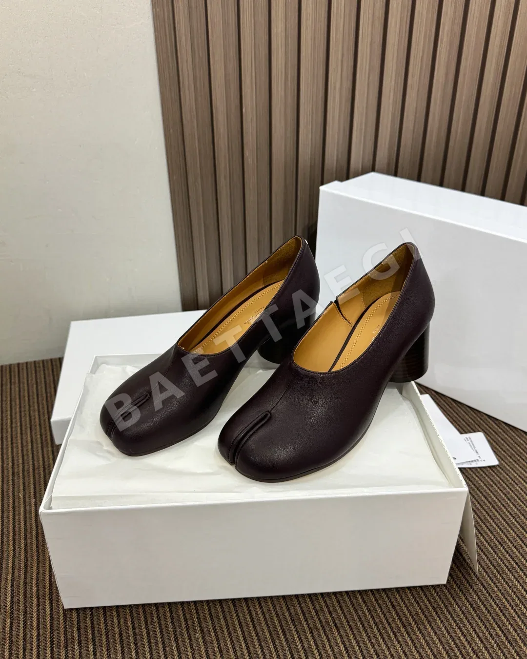 마르지엘라 타비 로퍼 가죽 토 상세 이미지 3