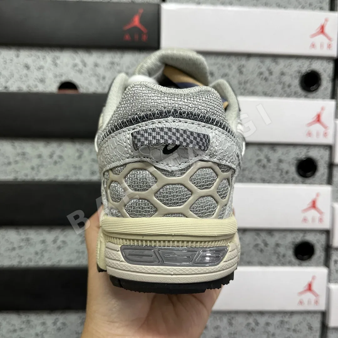 아식스 [XY] 젤 카하나 8 1012A978-028 200335 Asics Gel-Kahana 8 상세 이미지 2