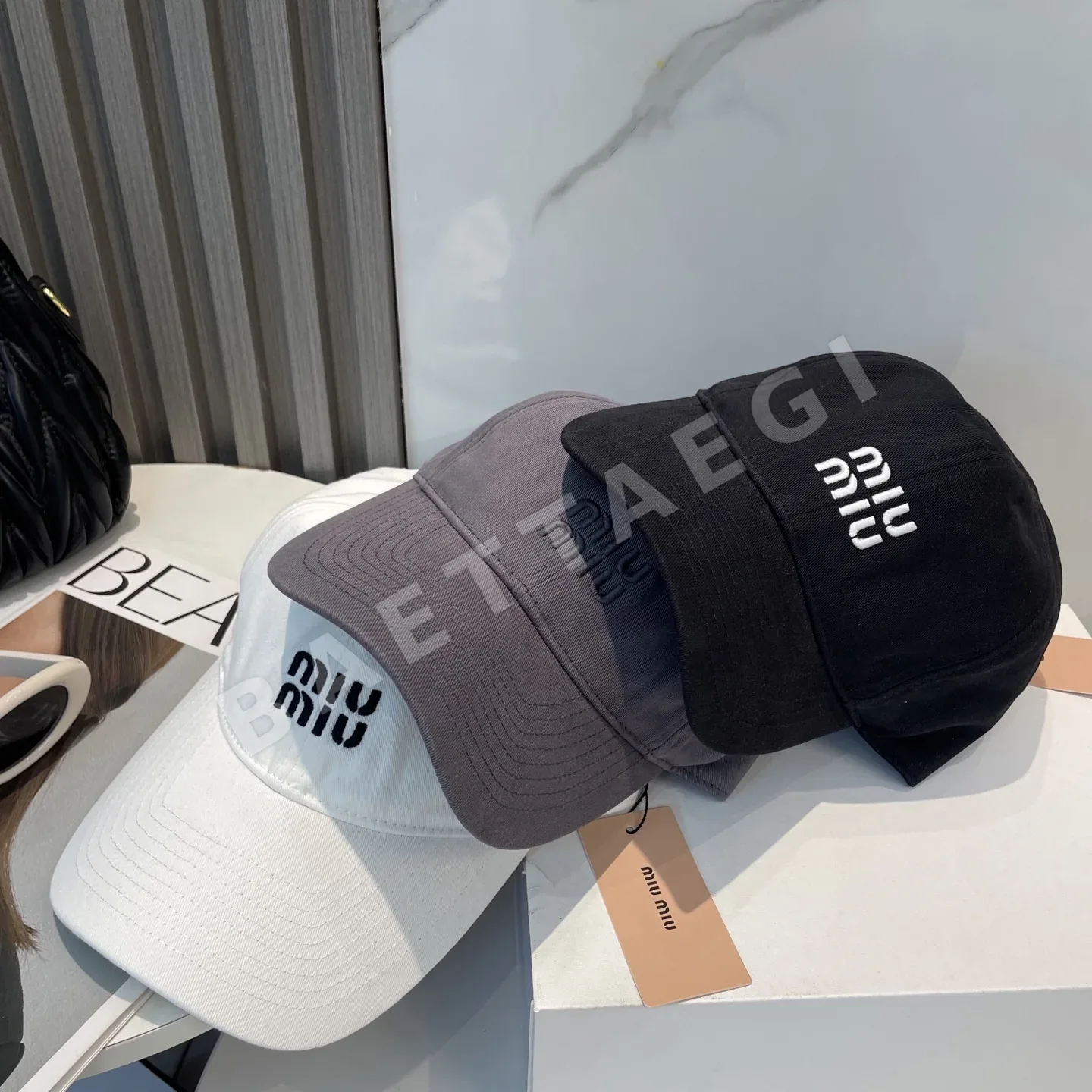 미우미우 코튼 워시드 베이스볼캡 상세 이미지 9