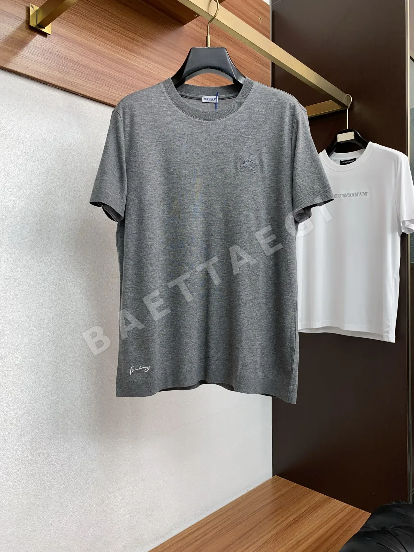 버버리 니트 크루넥 반팔 셔츠 P300