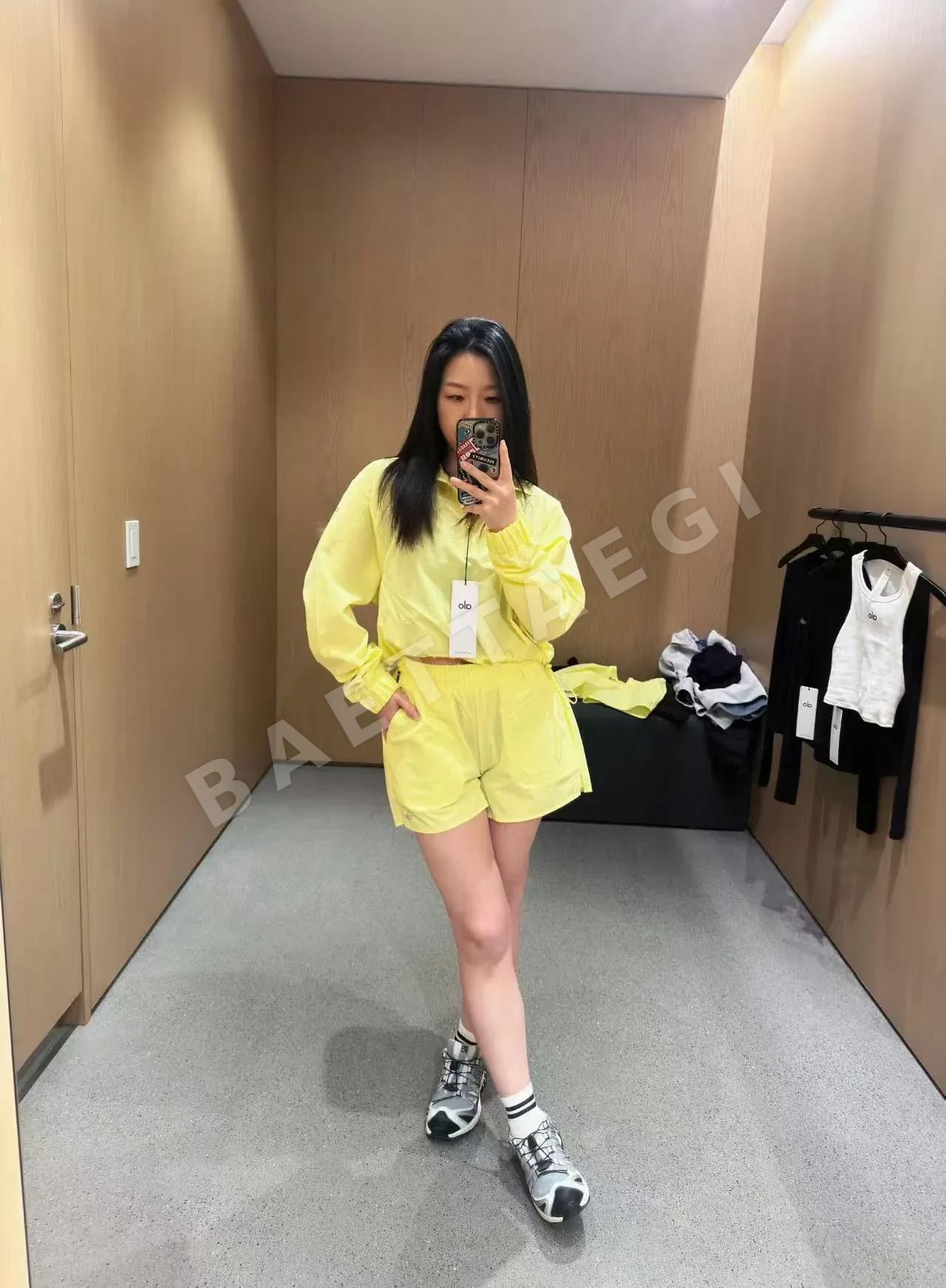 알로 아이스 실크 옐로우 집업 풀오버 반바지 세트 상세 이미지 10