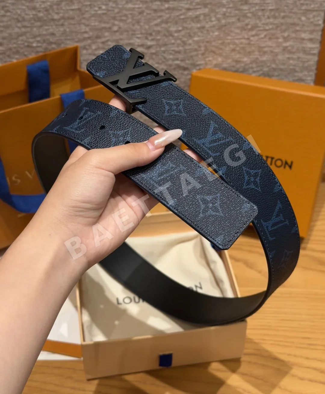 루이비통 이니셜 모노그램 리버시블 벨트 상세 이미지 3