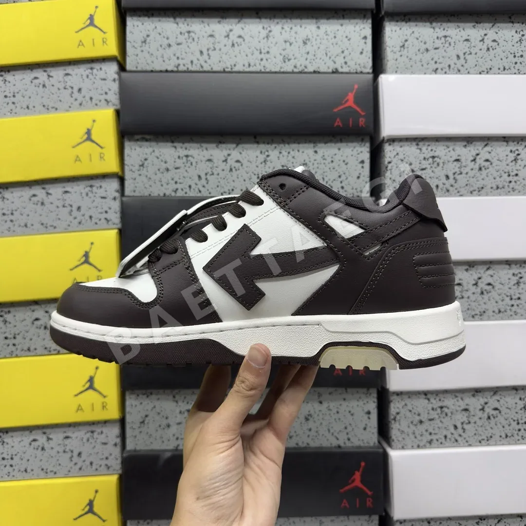 오프화이트 아웃 오브 오피스 OOO 로우 탑스 202497 Off White Out Of Office OOO Low Tops Chocolate 상세 이미지 2