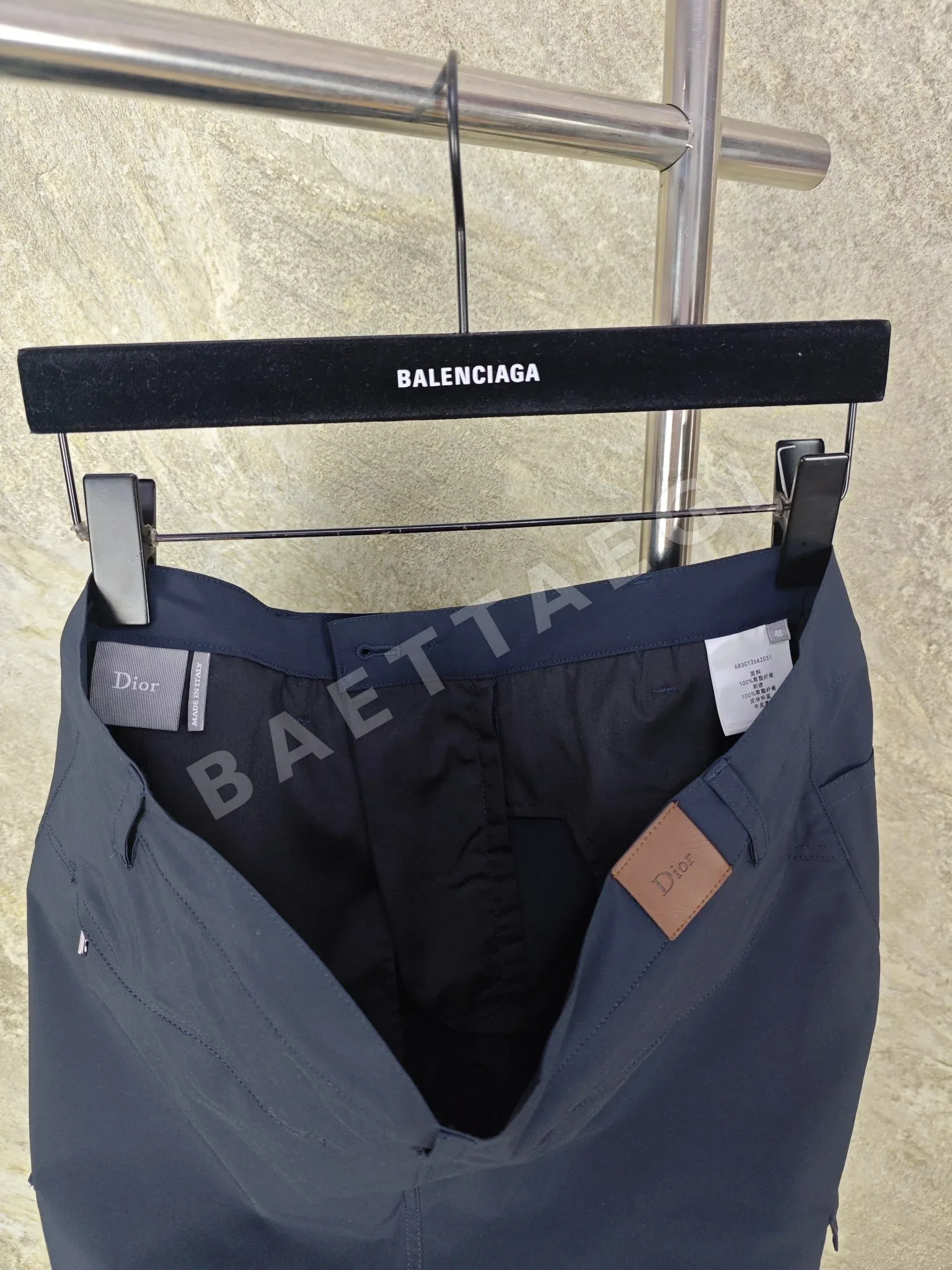 디올 모노그램 자수 남성 테크니컬 카고 반바지 상세 이미지 9
