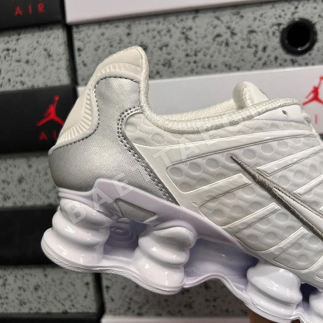 나이키 [MAX] 샥스 TL AV3595-100 201244 Nike Shox TL White Metallic Silver 상세 이미지 4